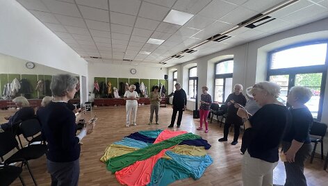 Lietuvos &scaron;okio-judesio terapijos asociacijos organizuoti užsiėmimai Vilniaus senjorėms