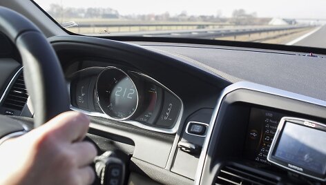 Vilnius-Ženeva su &bdquo;Volvo XC60&ldquo;