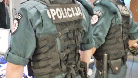 Klaipėdos VPK pareigūnai mokosi taktinių veiksmų.