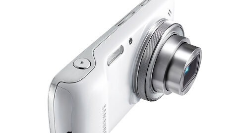Telefono ir fotoaparato hibridas &bdquo;Galaxy S4 Zoom&ldquo;