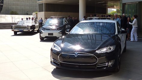 „BMW i3“ LA policijos pajėgose tarnavo šalia „Tesla“ automobilių