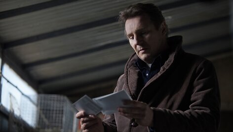 Liamas Neesonas filme &bdquo;Vaik&scaron;tant tarp antkapių&ldquo;
