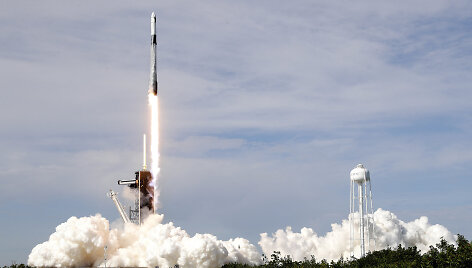 Raketos &bdquo;Falcon 9&ldquo; startas