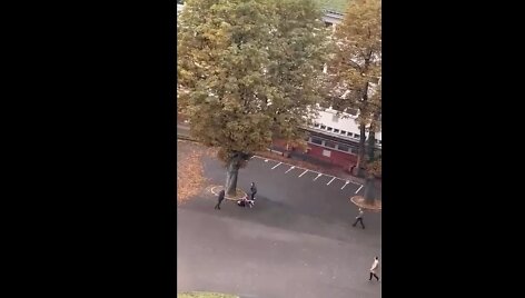 Prancūzijos mokykloje peiliu mirtinai subadytas mokytojas: buvęs mokinys &scaron;aukė &bdquo;Alahu Akbar&ldquo;