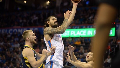 Domantas Sabonis ir Stevenas Adamsas