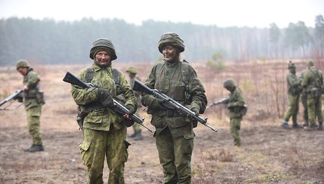 Trijų savaičių trukmės baziniai kario savanorio įgūdžių kursai