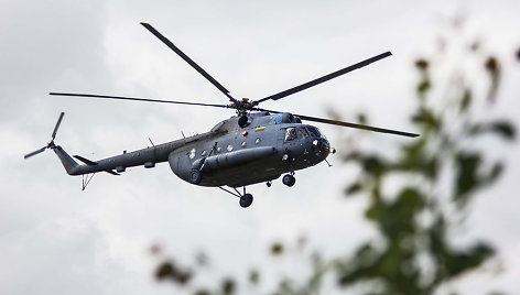 Karinių oro pajėgų sraigtasparnis Mi-8