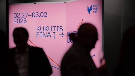 &bdquo;Kukutis eina į knygų mugę&ldquo; fotosiena