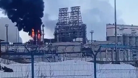 Liepsnojo &bdquo;Lukoil&ldquo; naftos perdirbimo gamykla