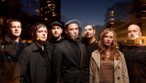Septynių žmonių orkestras i&scaron; Lydso &bdquo;Submotion Orchestra&ldquo;