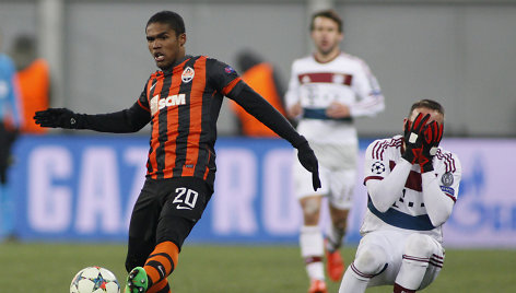 Douglas Costa