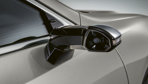 &bdquo;Lexus&ldquo; sedanas &bdquo;ES 300h&ldquo; be tradicinių veidrodėlių