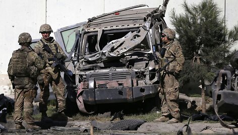 Kabule per mirtininko i&scaron;puolį žuvo trys NATO kariai