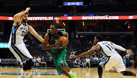 Marcas Gasolis, Ike Ofoegbu ir Mike Conley