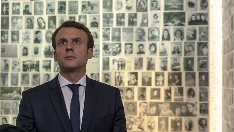 Emmanuelis Macronas &Scaron;oa memoriale Paryžiuje