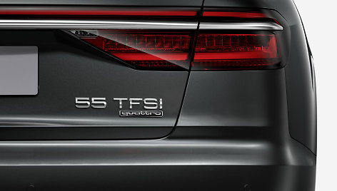 „Audi A8 55 TFSI“