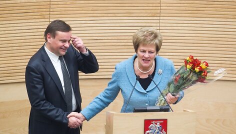 I&scaron;rinktą Seimo pirmininką Vydą Gedvilą sveikina Vida Marija Čigriejienė