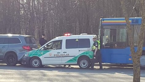 Per eismo įvykį Klaipėdoje, Herkaus Manto gatvėje, sužeistas policijos pareigūnas.