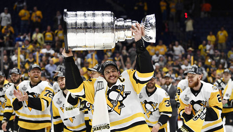 „Penguins“ lyderis Sidney Crosby su Stanley taure