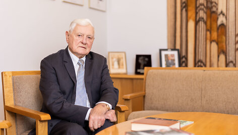 Valdas Adamkus