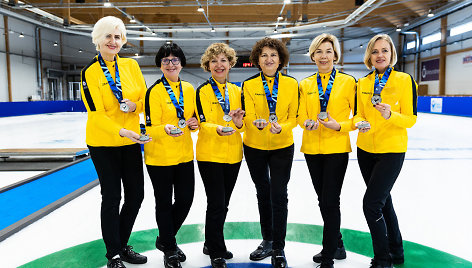 Lietuvos moterų kerlingo komanda pasaulio senjorų čempionate pelnė sidabro medalius.