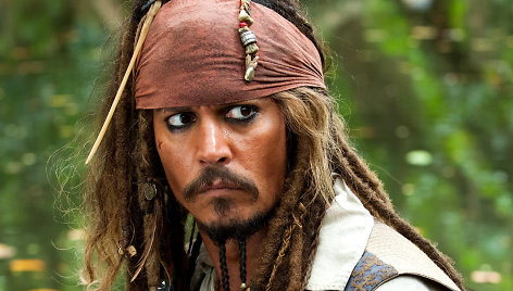 „Karibų piratai“ be Johnny Deppo: kino kompanija atsisakė pagrindinės filmo žvaigždės