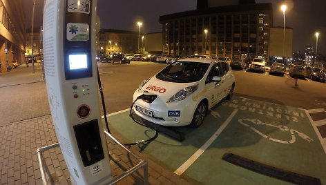 „Nissan LEAF“ elektromobilis