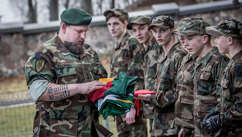 Laurynas Baltrūnas - Oblius Beižionių vaikų namuose veda jaunųjų šaulių būrelį