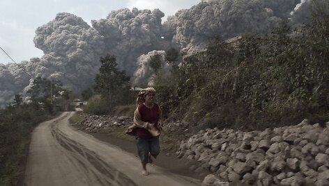 Sinabungo ugnikalnio i&scaron;siveržimas Indonezijoje 2014 m. vasario 01 d. 