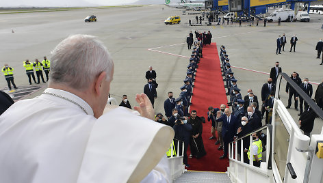 Popiežius Pranciškus užbaigė vizitą Graikijoje