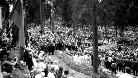 Medininkų pasienio kontrolės poste 1991 m. liepos 31 d. nužudytų septynių Lietuvos pareigūnų laidotuvės Antakalnio kapinėse