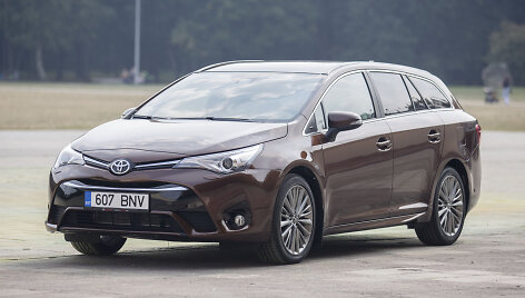 Atnaujintas &bdquo;Toyota Avensis&ldquo;