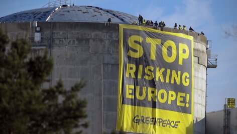 &bdquo;Greenpeace&ldquo; aktyvistai įsibrovė į Fesenheimo atominės elektrinės kompleksą rytų Prancūzijoje