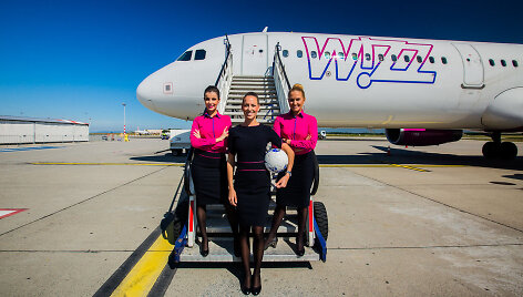&bdquo;Wizz Air&ldquo; skrydžio palydovės