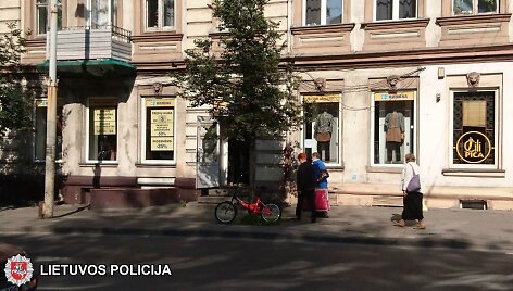 Dėvėtų drabužių parduotuvėje prigauti ki&scaron;envagiai