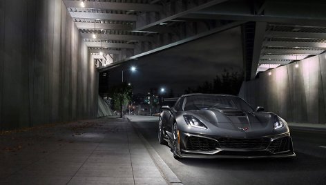 Naujasis „Chevrolet Corvette ZR1“