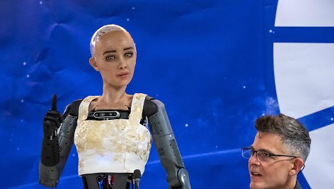 Humanoidiniai robotai Jungtinių Tautų konferencijoje