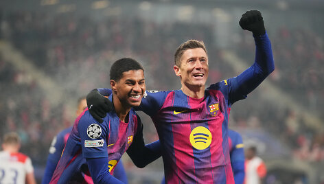 Marcusas Rashfordas (kairėje) ir Robertas Lewandowskis (de&scaron;inėje)