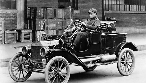 1916-aisiais metais 55 procentus visų automobilių sudarė &bdquo;Ford T Model&ldquo;