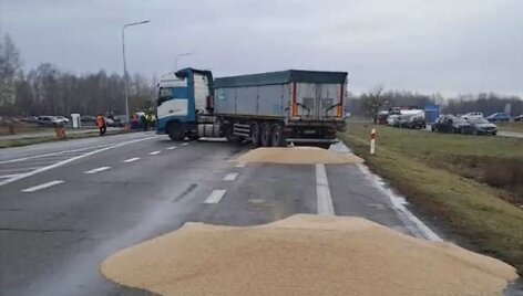 Lenkijos pasienyje su Ukraina i&scaron;pilti grūdai