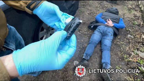 Vilniuje demaskuota kirpėja, įtariama amfetamino platinimu