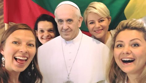 Beata Nicholson, Odeta Bložienė, popiežius Pranci&scaron;kus