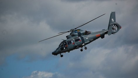 Lietuvos kariuomenės budintis sraigtasparnis AS-365 „Dauphin“