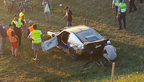 &bdquo;Drifto&ldquo; varžybose &bdquo;Aurum 1006 km lenktynėse&ldquo; &ndash; stipri &bdquo;Nissan&ldquo; avarija