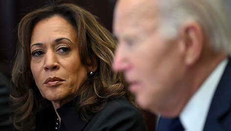 Kamala Harris ir Joe Bidenas / ANDREW CABALLERO-REYNOLDS / AFP