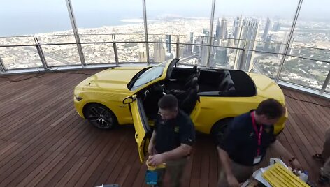 &bdquo;Ford Mustang&ldquo; surenkamas &bdquo;Burj Khalifa&ldquo; pastate