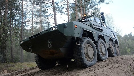 Gynybos biudžetas 2024: vejantis Latviją ir Estiją galvojama ir apie atskirą mokestį