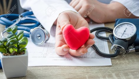 Kardiologė apie širdies ligų gydymą Lietuvoje: prarandame žmonių gyvybes kaip kare