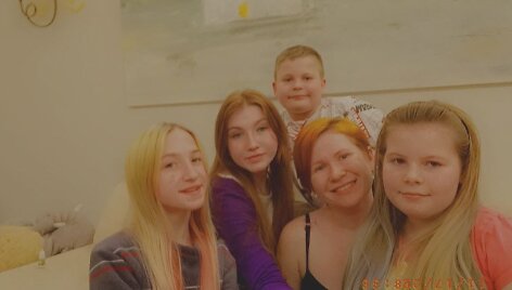 Olga su vaikais ir seserimis