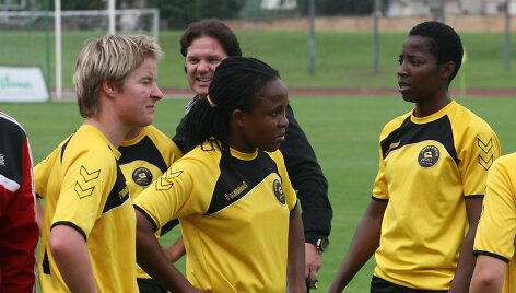 &bdquo;Gintros-universiteto&ldquo; merginos futbolo aik&scaron;tėje įveikė NATO karius